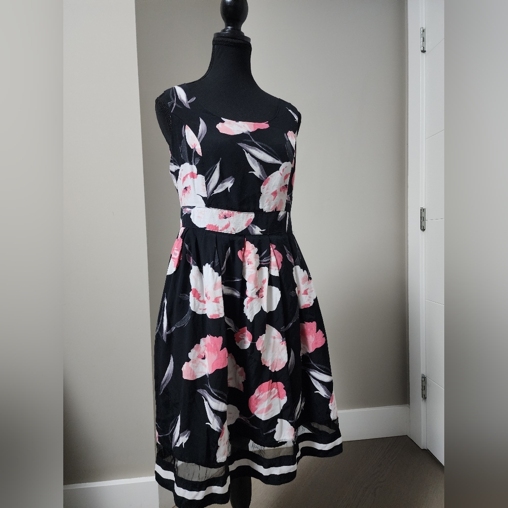 Ricki's floral summer drss